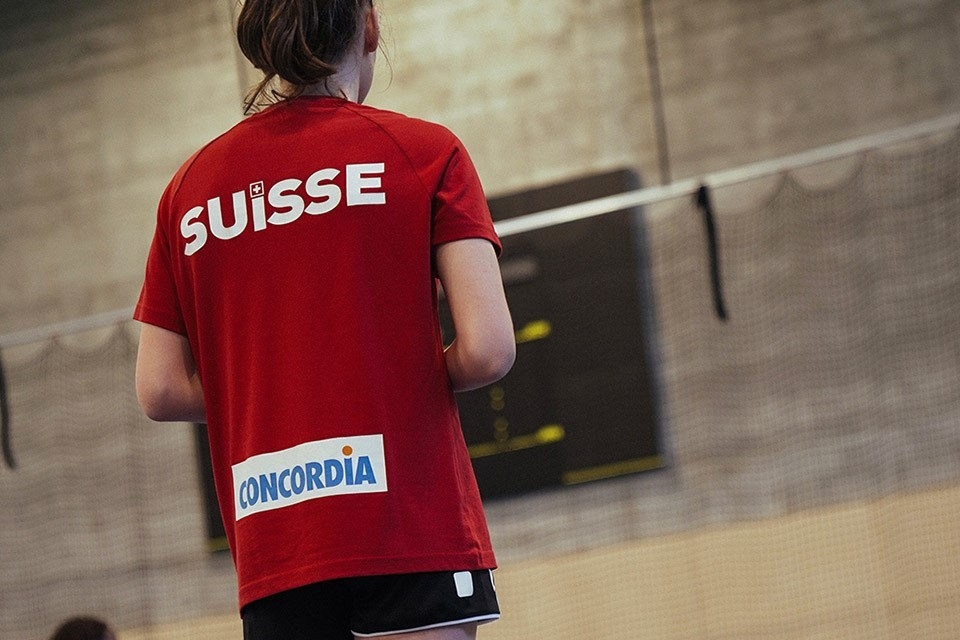 Die CONCORDIA Handball-Akademie ist die neue Geburtsstätte von Talenten im Schweizer Frauen Handball. Im neuen «OYM» (On your Marks) Kompetenzzentrum erhalten die talentiertesten Spielerinnen im Alter von 14 bis 20 Jahren unter professionellen Bedingungen das Rüstzeug für einen erfolgreichen Anschluss an die Spitze.