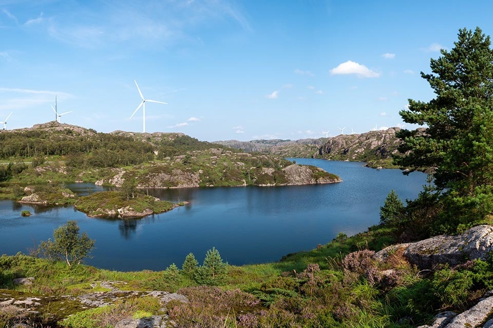 Bei der Velotour vom Nordkap zurück in die Schweiz gehts vorbei an der wunderschönen Landschaft im hohen Norden.